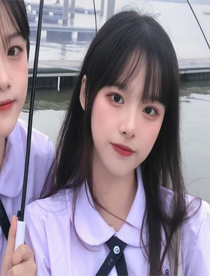 《原来我才是真无敌》不同导演版本比较：艺术风格差异分析